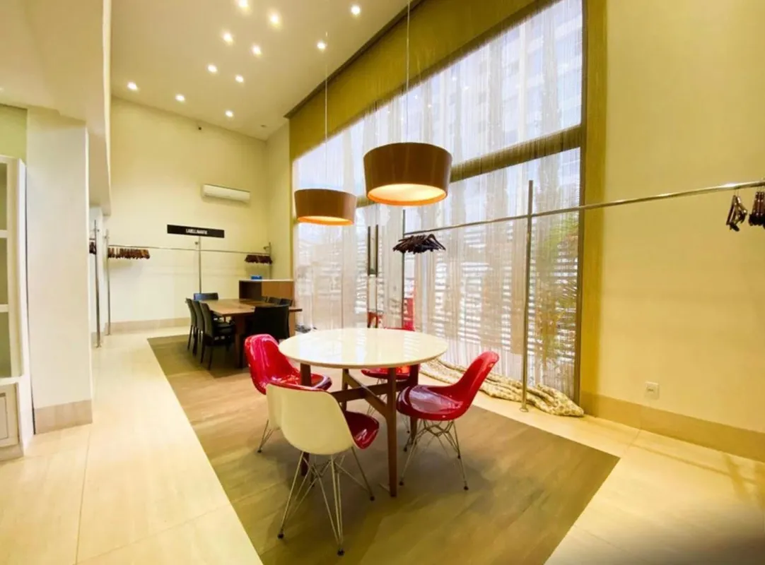 SOBRADO COMERCIAL PERTO GOIÂNIA SHOPPING Lote 425 m2Construção 470 m2Dois pavime...