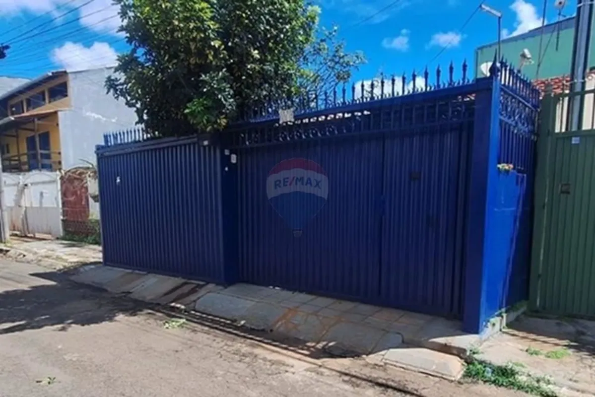 CASA Á VENDA NA QR 516 COM 2 QUARTOS LOCALIZAÇÃO PERFEITA E CONFORTO! DETALHES D...