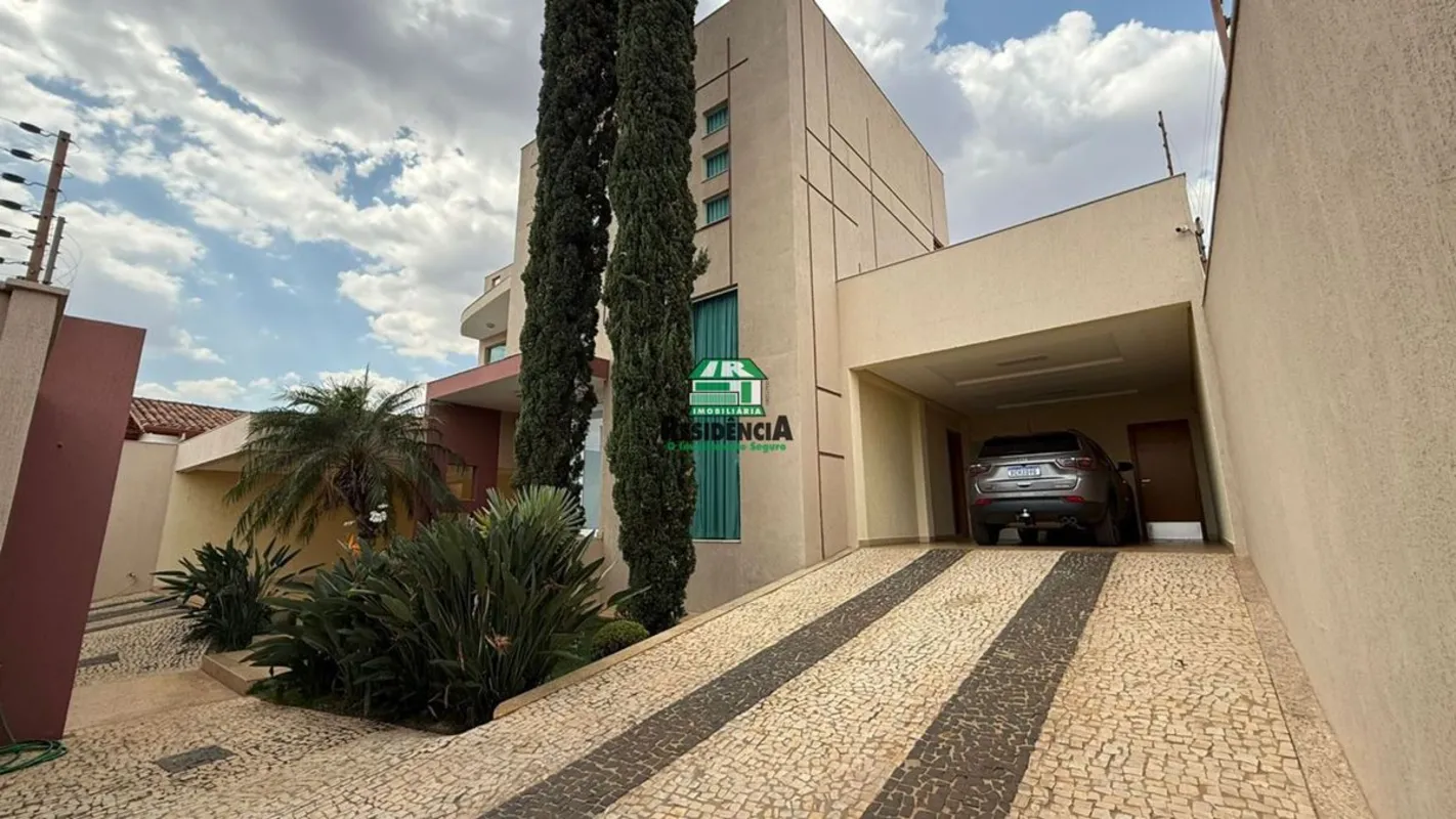 Sobrado Anápolis City- Área total 405m²- Área construída 419m² Parte superior:- ...