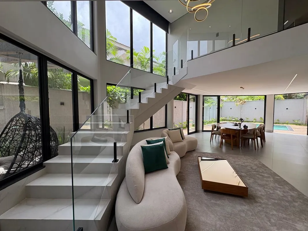 Jardins Madri - CityEsse sobrado no Jardins Madri tem 387m² muito bem aproveitad...