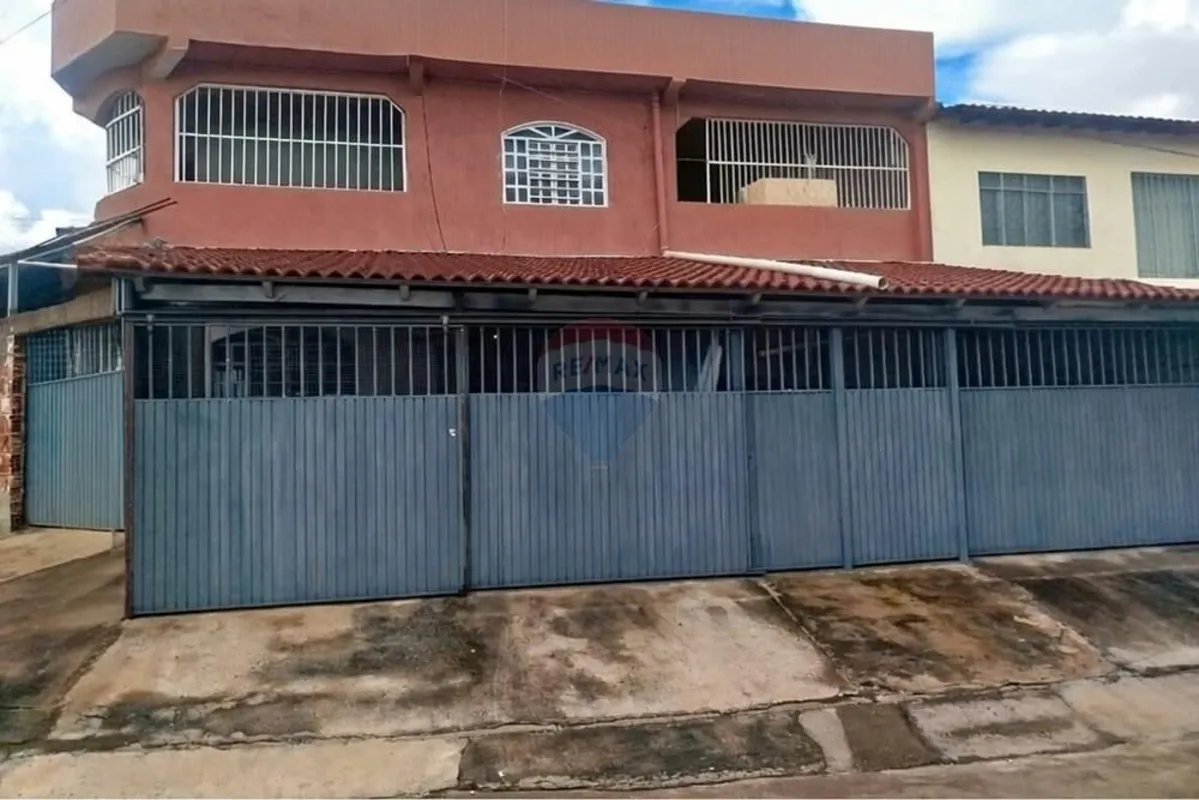 CASA À VENDA 4 QUARTOS EM SAMAMBAIA NORTE NA QR 413Casa Térrea Ampla com Potenci...