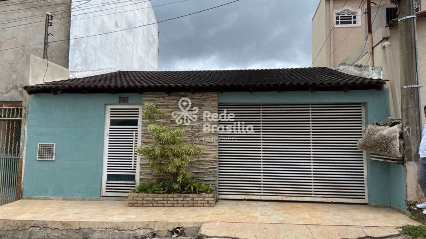 Excelente oportunidade na QR 402!Casa moderna e bem localizada, ideal para quem ...