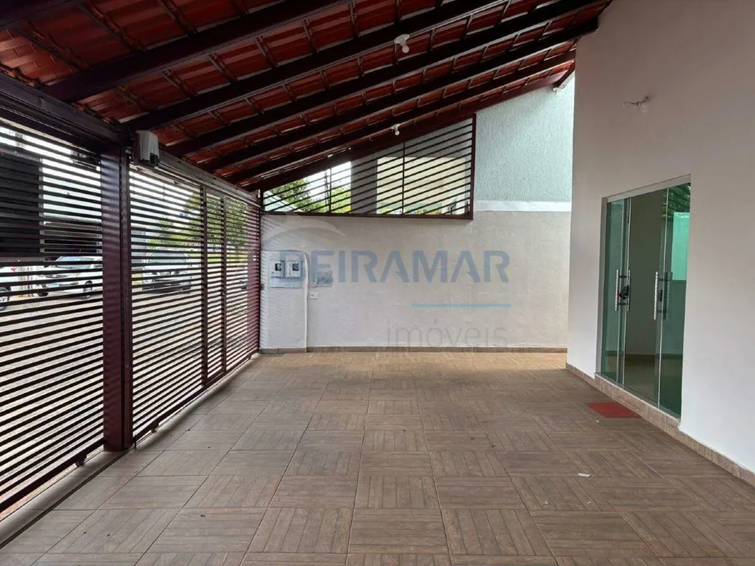 Esta aconchegante residência na QNL 03 é ideal para quem busca praticidade e um ...