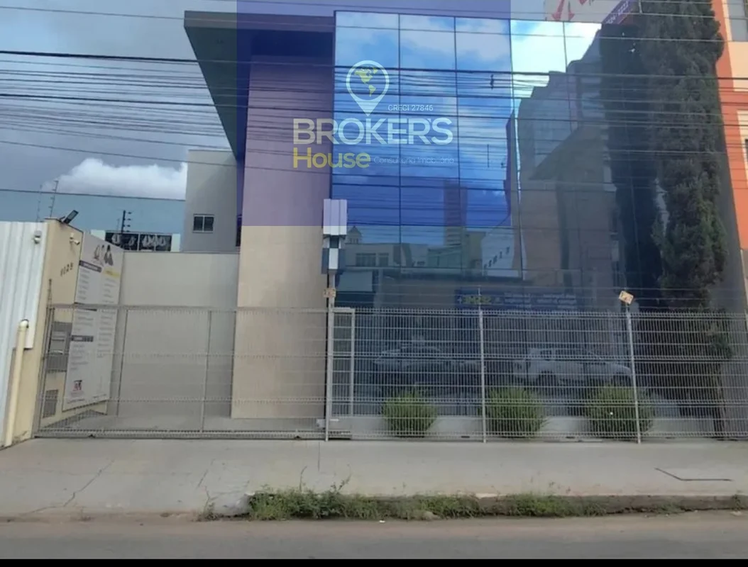 Excelente predio comercial, com 3 pisos, subsolo garagem e dois pisos de salas e...