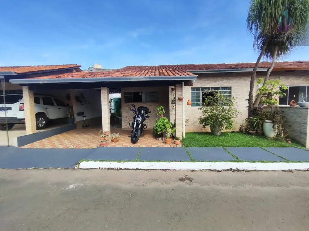 Casa Em Condomínio fechado de 3 quartos sendo uma suíte , Sala ampla , Garagem c...