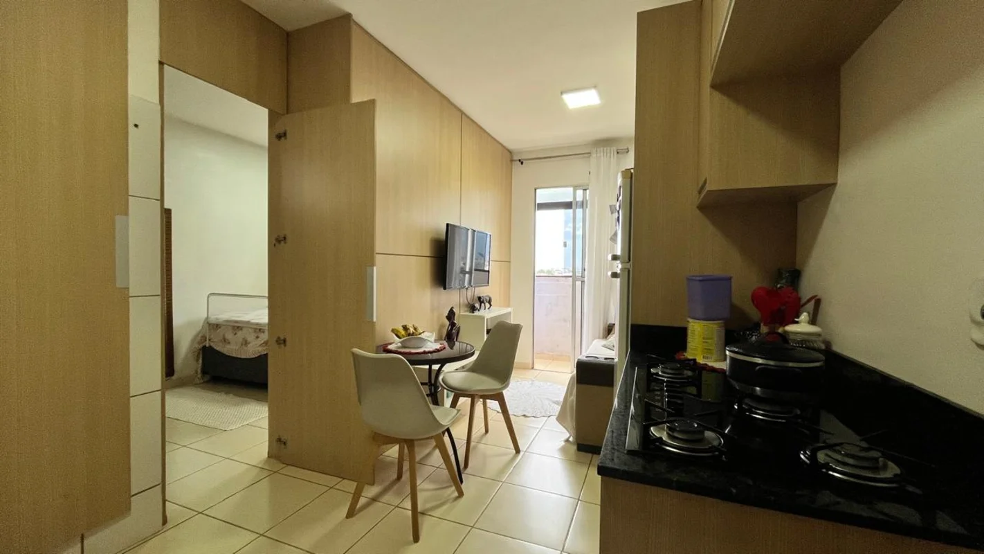 Apartamento nascente de 1 quarto com armários e varanda – QS 116, Samambaia SulE...