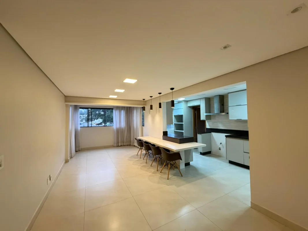 APARTAMENTO NA SQN 305 - VISTA LIVRE - REFORMADO - 2 VAGAS SOLTASA região se des...