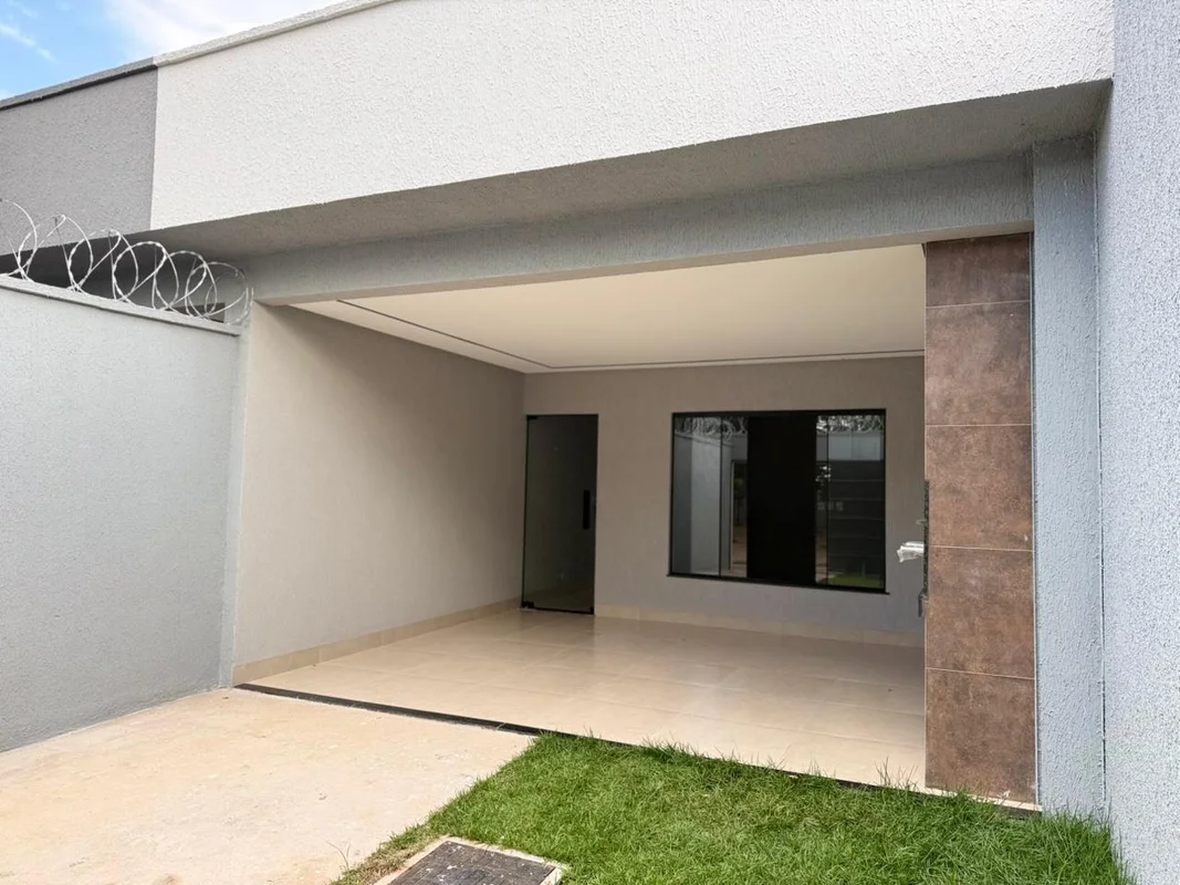 Casa à venda, situada no Setor Residencial Santa Fé em Goiânia.Possui: 2 quartos...