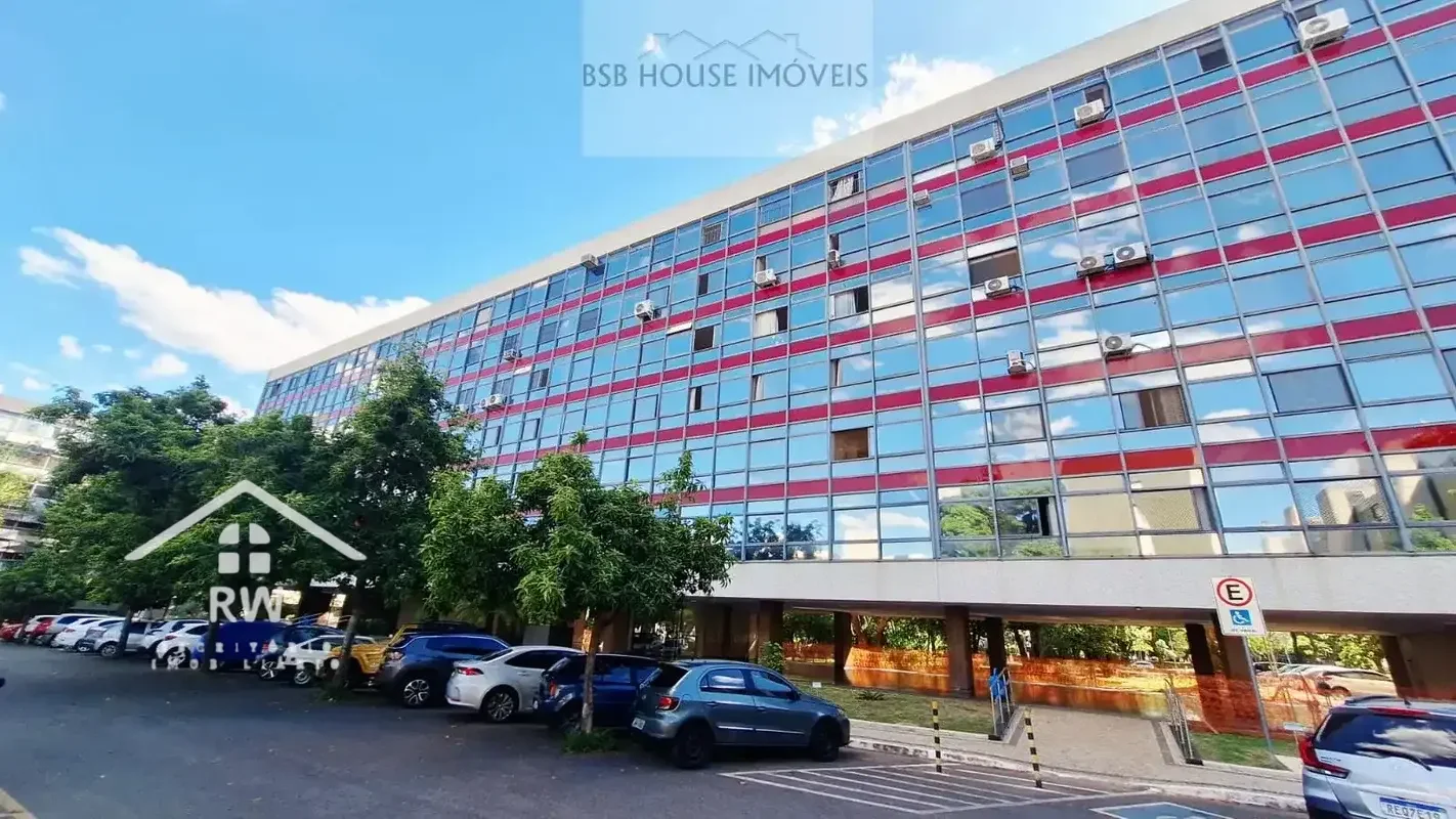 Descubra um apartamento totalmente reformado, pronto para morar, na excelente lo...