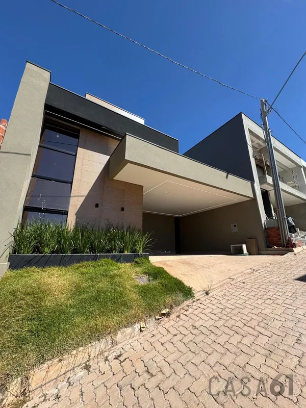 Casa moderna em condomínio fechado, nascente e com fino acabamento perto da Mans...