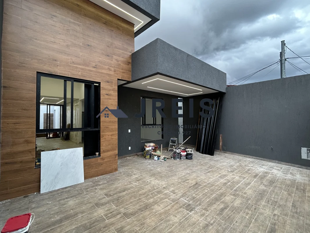 JREIS ESCRITÓRIO IMOBILIÁRIO Informamos que a construção da casa entrará agora n...