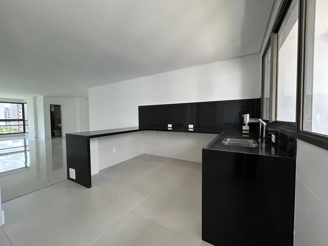 Apartamento novo - Noroeste/DF. Apartamento maravilhoso de canto à venda. São 21...