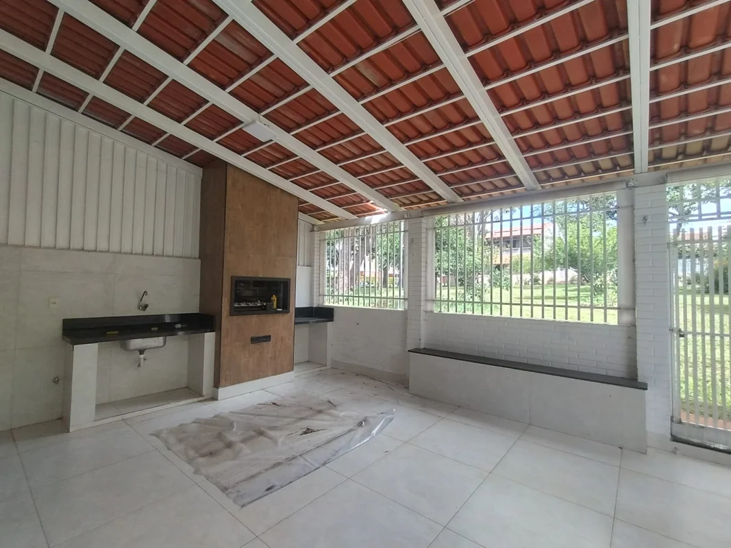 Excelente casa na Asa Norte com 3 quartos sendo uma suíte, armários planejados e...