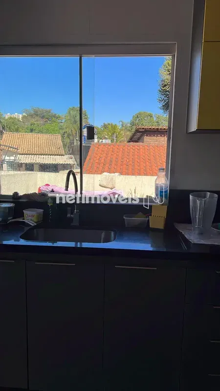 Lote de 900m com amplo imóvel, assim distribuído:Térreo: Casa com 3 quartos, sen...