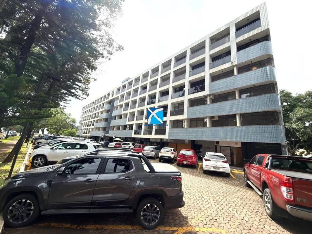 Imobiliária Brasília vende excelente sala no Ed. Santa Cruz com WC privativo, di...