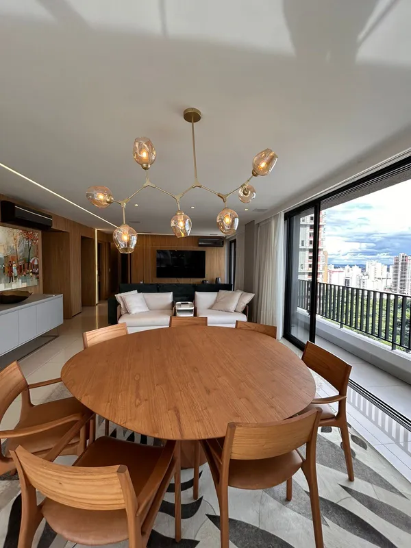 Apartamento sofisticado e totalmente mobiliado, com 182 m² de área privativa, pr...