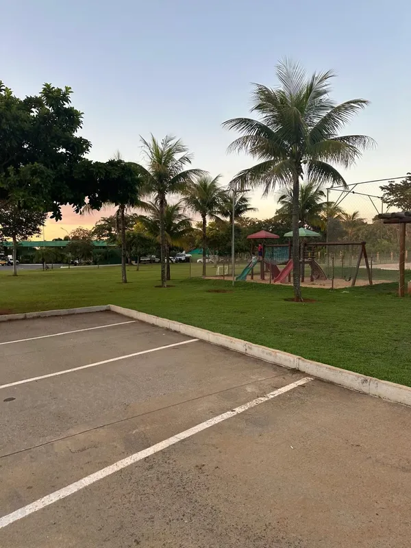 Terreno com area de 406 m2. O Portal do Sol Green oferece uma proposta de condom...