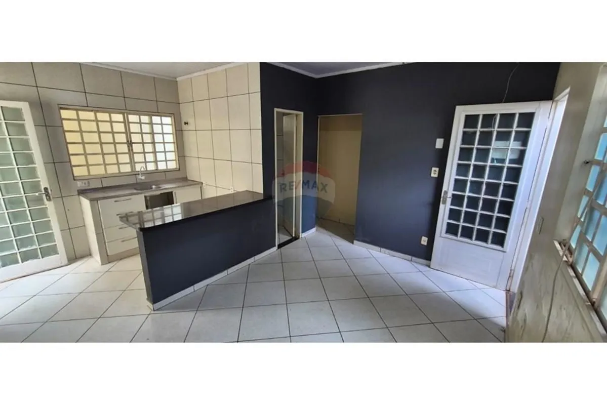 Aluga casa de 2 quartos na Vila Estrutural, no setor Leste, em uma região tranqu...