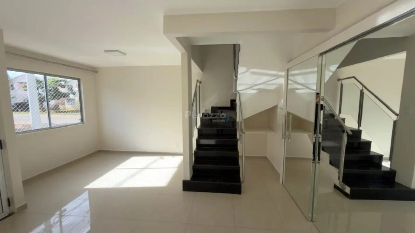 Ótima Casa de 3 Quartos sendo 1 Suíte localizada no Jardins Mangueiral na QC 06 ...