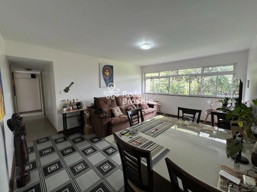 Excelente oportunidade na Asa Norte!Apartamento vazado com planta original de 3 ...