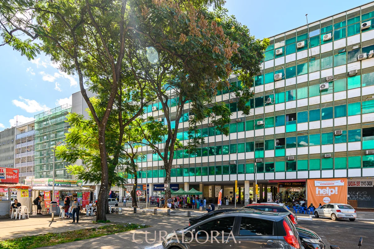 Sala de 42 m2, em localização privilegiada, vista livre e andar alto ( 4 andar) ...
