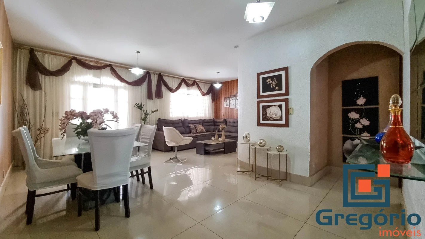 Vendo ótima casa 03 quartos com suíte na Col. Agr. Samambaia, Vicente Pires!Ótim...