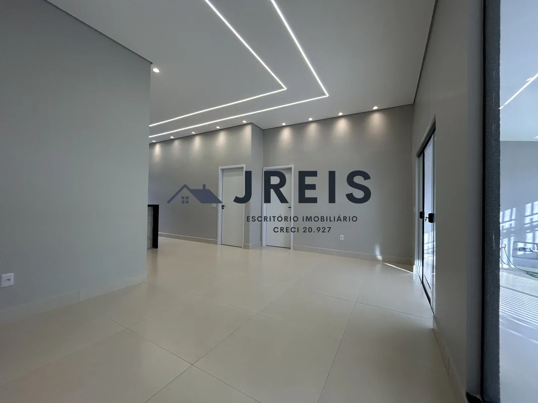 JREIS ESCRITÓRIO IMOBILIÁRIOImóvel bem localizado no bairro Guariroba.Próximo ao...