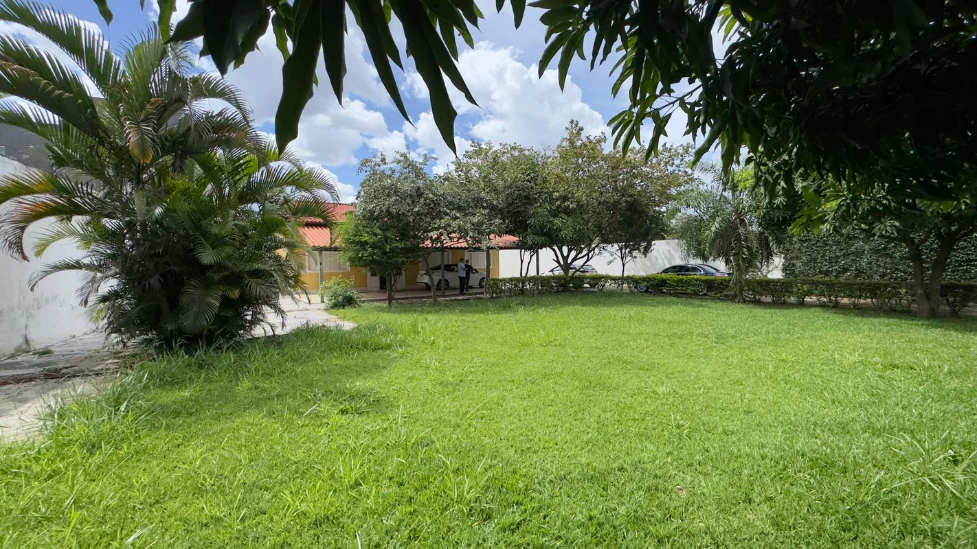 Oportunidade Imperdível em Arniqueiras!Lote comercial localizado de frente para ...