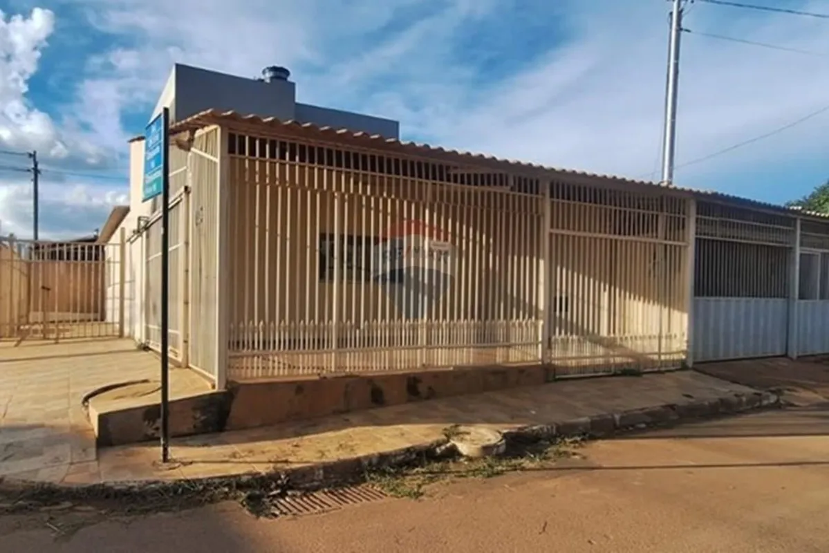 CASA DE ESQUINA NA QR 516 3 QUARTOS NA LAJE SAMAMBAIA SUL DETALHES DA CASA: 3 qu...