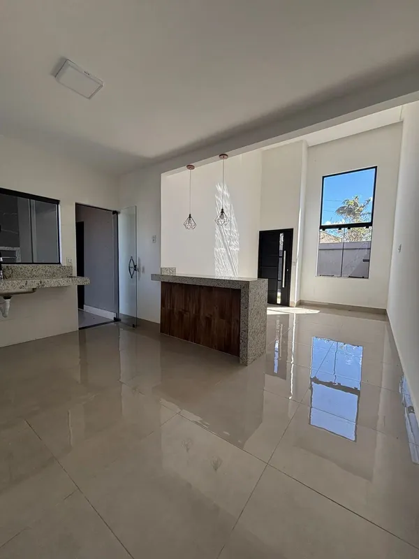 CÓD. BRU/LAU 005Casa 2 quartos sendo 1 Suíte, Sala Integrada com a Cozinha, banh...