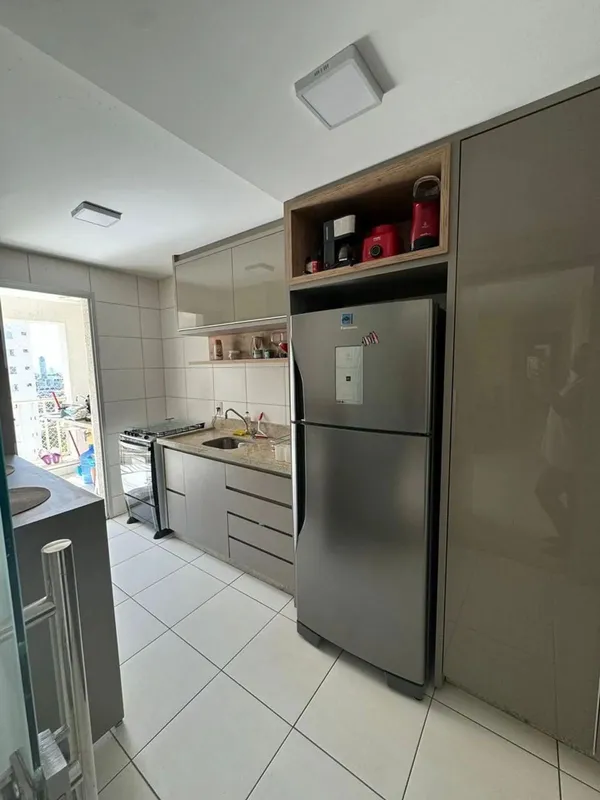 ? 88m² ? Sala Ampla? 2 vagas de garagem? Cozinha com armários ? 2 Quartos climat...