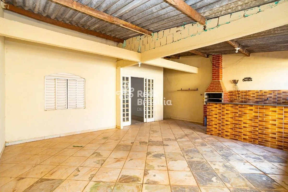QR 417 | Casa 3 Quartos com 4 Vagas de Garagem - Samambaia Oportunidade ideal pa...