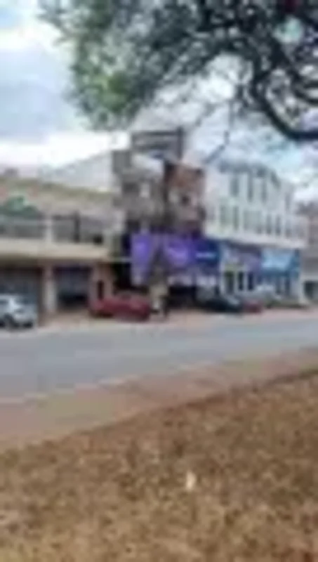 Locação de loja na Avenida Hélio PratesLoja ampla de 940 m² para aluguel na QNL ...