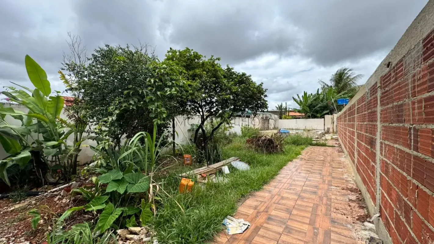 Excelente oportunidade de investimento e moradia ótima localizaçãoTerreno de 200...