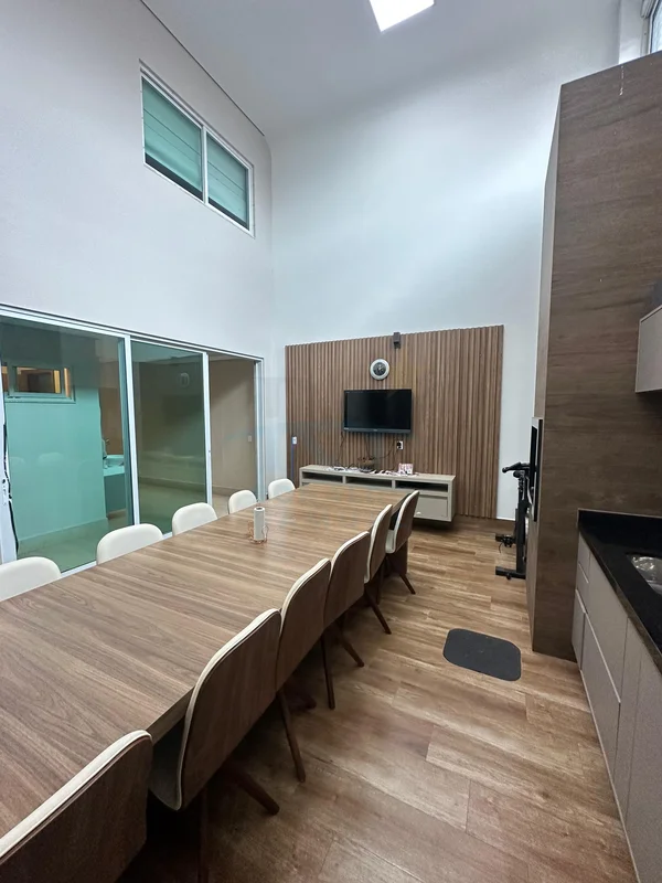 Você nunca viu nada igual no Gama/DF! Acabamento impecável, ambientes amplos e u...