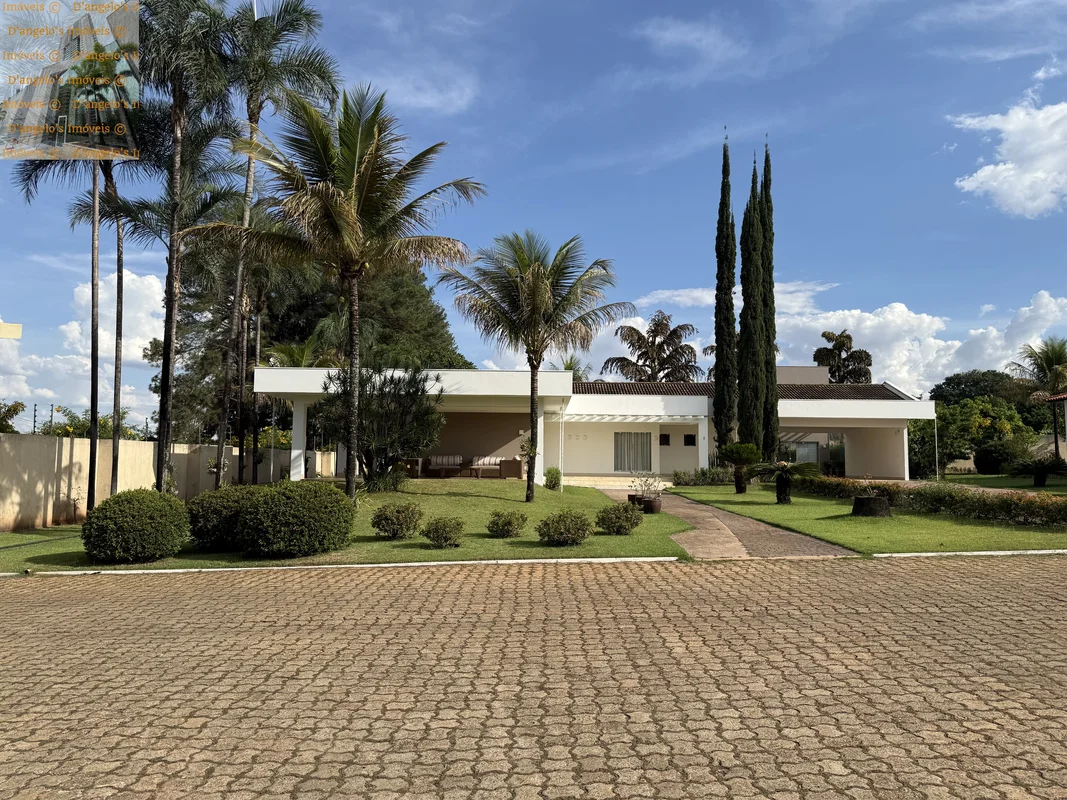 Belíssima casa no melhor condomínio da Quadra 5, na melhor localização e com ace...