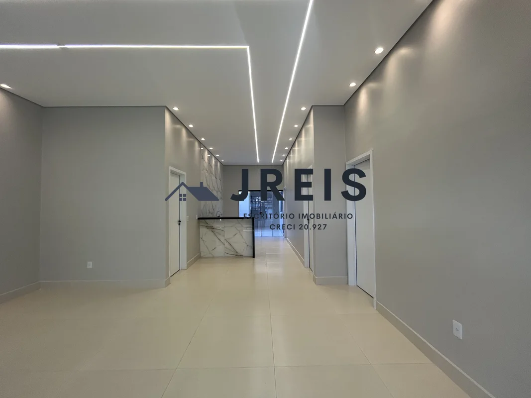 JREIS ESCRITÓRIO IMOBILIÁRIOImóvel bem localizado no bairro Guariroba.Próximo ao...