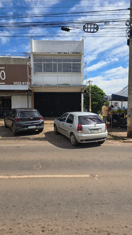 QS 410 CONJUNTO B Loja de frente para a rua principalÁrea total privativa: 175 M...