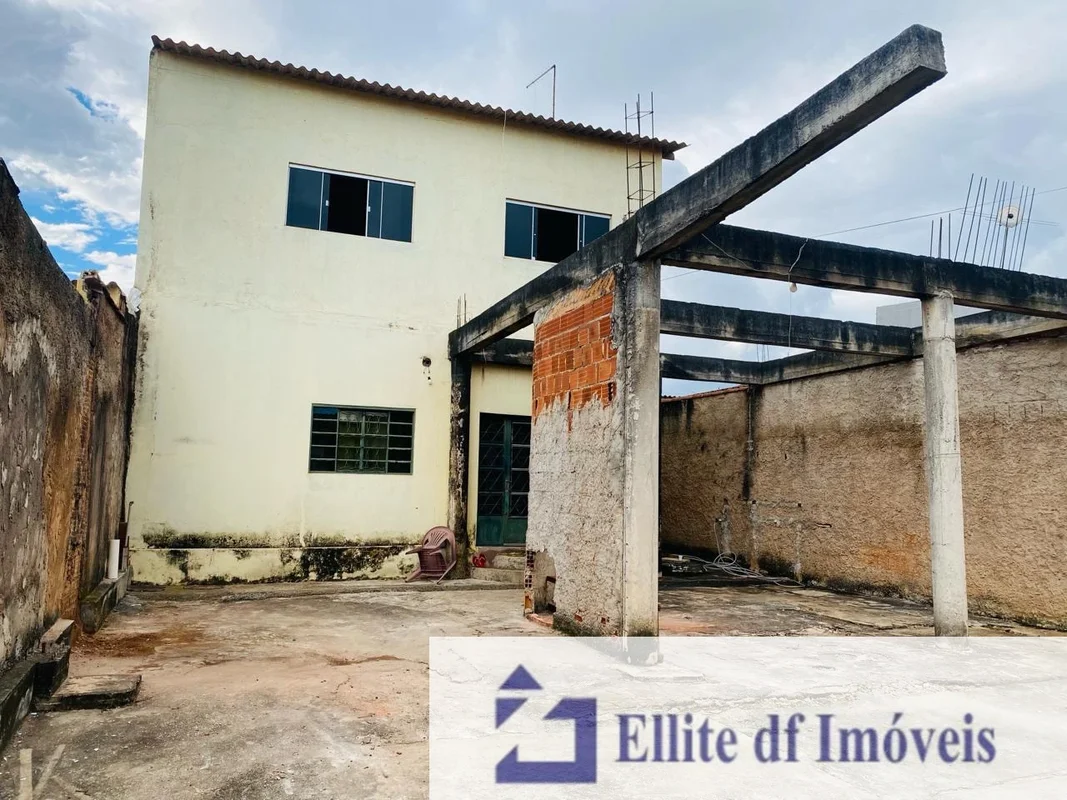 Detalhes do Imóvel: Lote com 250m² Detalhes do Imóvel:? Parte Superior:•Apartame...