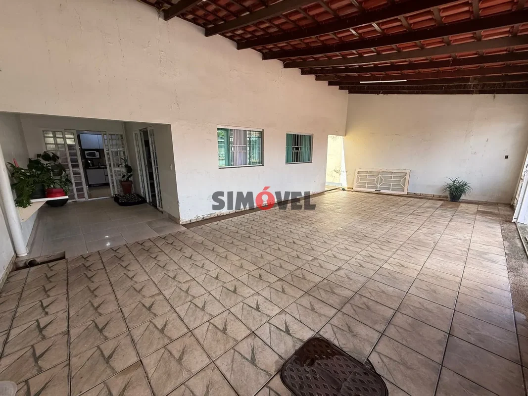 150m², 3 quartos, suíte, 4 vagas, próxima a BR0-70 - R$: 480.000 - Aceita Financ...