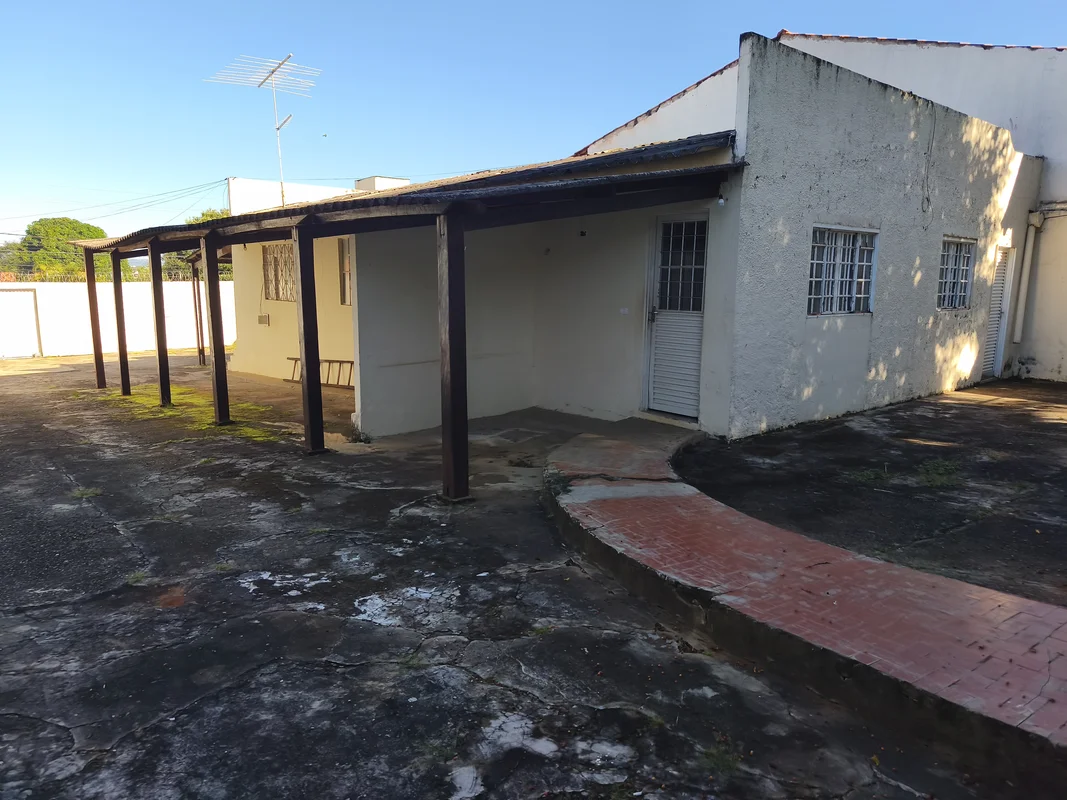 OPORTUNIDADE RARA NA QUADRA 4 – INVESTIMENTO OU MORADIA!?Procurando o lugar perf...