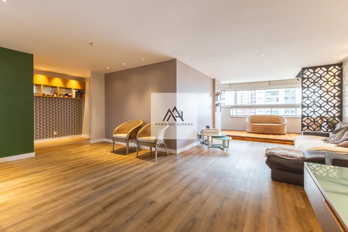 Reformado e com vista livre definitiva, este apartamento no Via Palácio do Sol c...