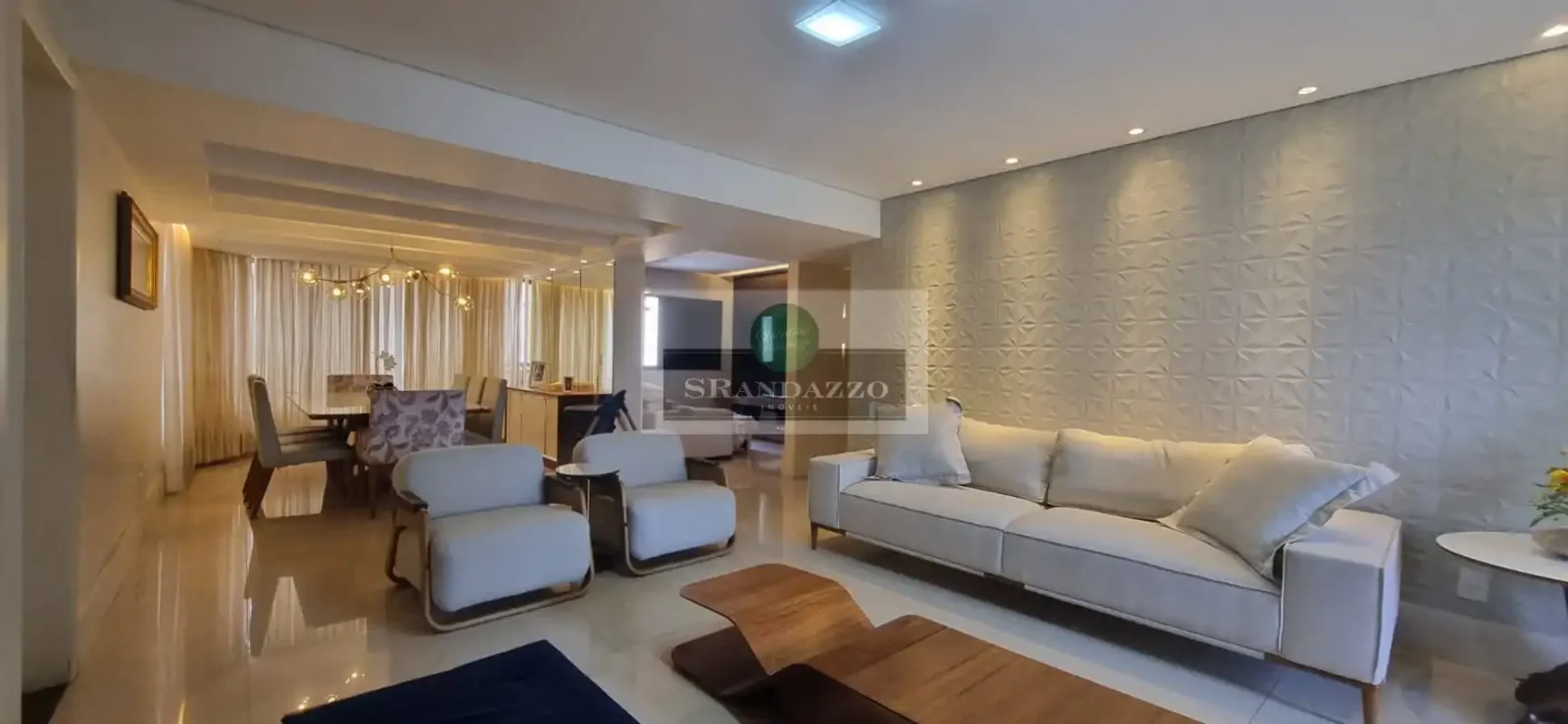 * - VENDO APARTAMENTO DE 04 QUARTOS, SENDO 03 SUÍTES;* - SEMI-MOBILIADO!* - VIST...