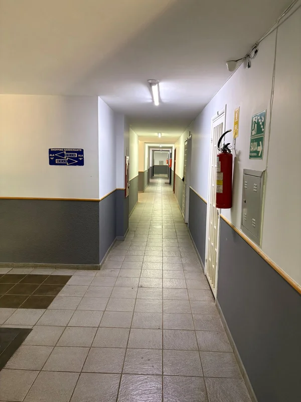 Sala de 24m² para venda no Setor de Indústrias Bernardo Saito, Núcleo Bandeirant...
