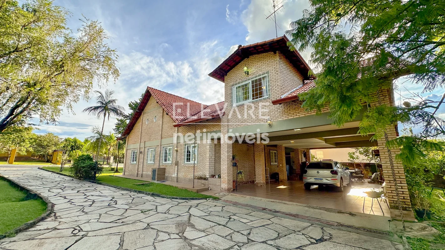 Casa com 5 quartos, no Park Way.Casa estilo colonial com 2 pavimentos, 517m² de ...