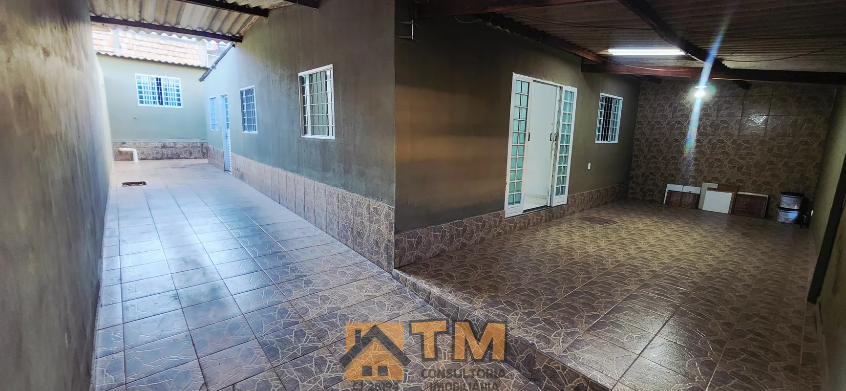 INVESTIR OU MORAR!CASA COM 3 QUARTOS, MAIS UMA KIT, BEM LOCALIZADA, NO BAIRRO MO...