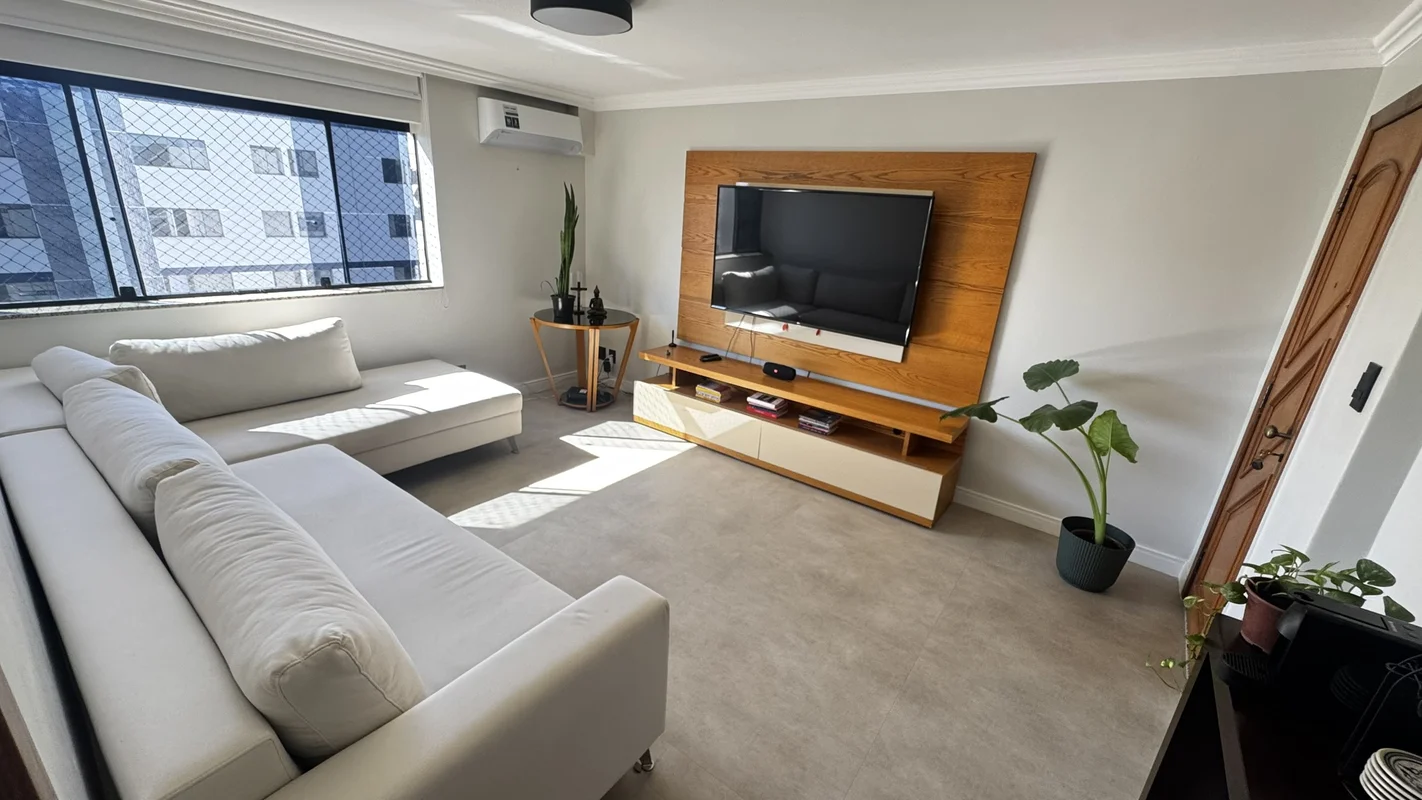 Excelente imóvel localizado no Cruzeiro Novo, em quadra tranquila e próximo de t...