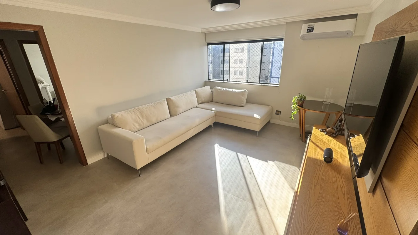 Excelente imóvel localizado no Cruzeiro Novo, em quadra tranquila e próximo de t...