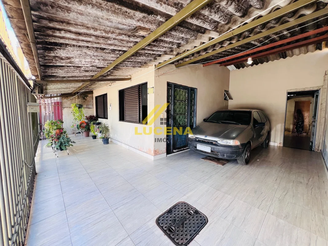 Descubra uma casa confortável e bem localizada na QNP 34, CEILANDIA SUL, DF. Com...