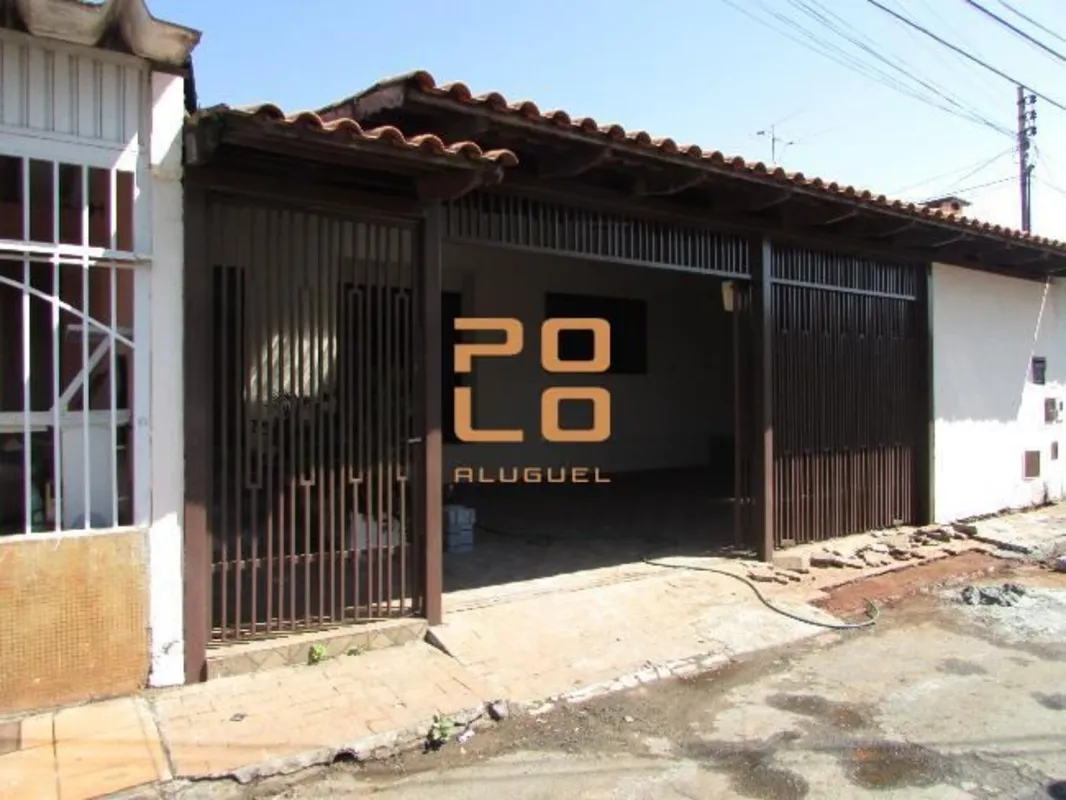 Casa para alugar no Setor Vila Bela, em Goiânia, com 95 m². O imóvel possui 3 qu...